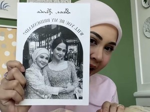 Isi Bridesmaid Kit Syifa Hadju Untuk Para Sahabat, Mesin Kopi-Gelang Emas