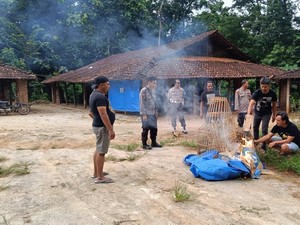 Polisi Gerebek Judi Sabung Ayam dan Dadu di Ponorogo, Pelaku Kocar-kacir