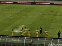 Andre Rosiade Kritik Lapangan Saat Persis Vs Semen Padang: Kayak Sawah