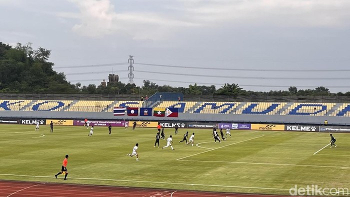 Laga Thailand vs Filipina U-17 di Stadion Gelora Joko Samudro Gresik