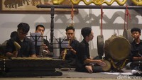Cuma di Surabaya, Ngopi Sambil Diiringi Alunan Musik Gamelan