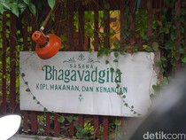 Suasana Cafe Sasana Bhagavadgita, Ruang Sunyi di Tengah Kota Surabaya