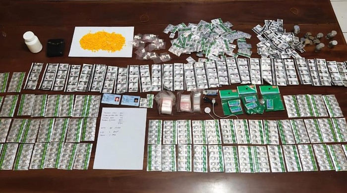 Polisi membongkar peredaran obat keras golongan G secara ilegal di Pasar Laladon, Ciomas, Bogor, Jawa Barat. (Dok. Istimewa)