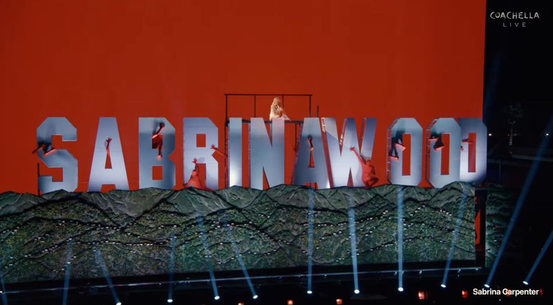 Sabrina Carpenter Penampilan Sabrina Carpenter di Coachella 2026.