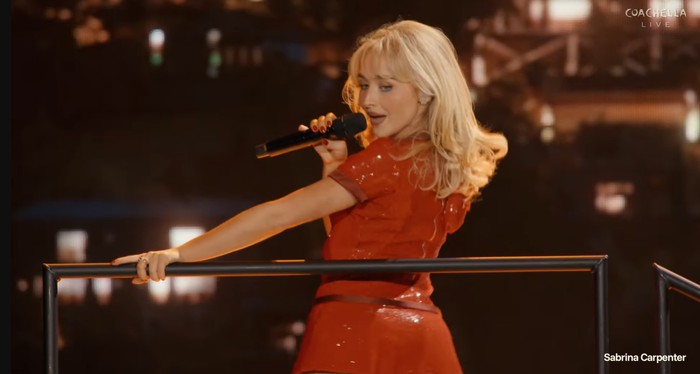 Penampilan Sabrina Carpenter di Coachella 2026.