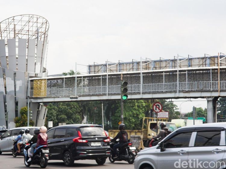Terbengkalai 10 Tahun, JPO Ahmad Yani Bekasi Jadi Sorotan Warga