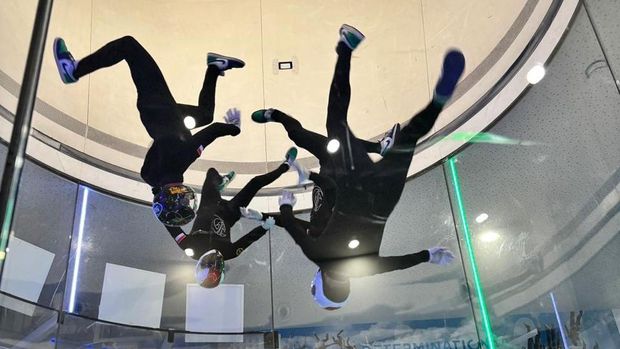 Tim Korps Brimob Polri raih prestasi di kejuaraan skydiving internasional, menembus 10 besar dunia. (dok.istimewa)