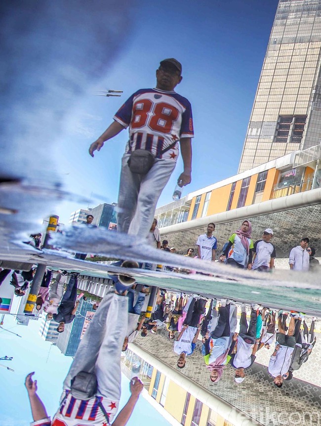 Usai Lebaran, CFD Kembali Dipadati Warga di Bundaran HI