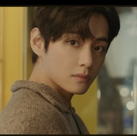 Gantengnya V BTS Bintangi Film Pendek Jadi Anak SMA, Aktingnya Tuai Pujian