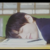 Melihat chemistry V BTS dan Park Ji Min, banyak penggemar yang berharap film pendek ini akan dibuat versi drama. Terlebih V BTS terakhir kali membintangi drama Korea Hwarang: The Poet Warrior Youth pada 2016. Foto: dok. YouTube @composecoffee.official