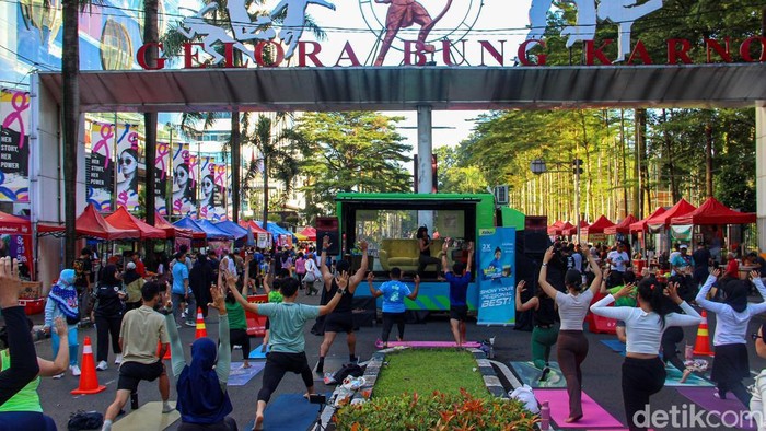 Yoga, Lari, hingga Podcast Mobile Ramaikan Event Fitbar di Jakarta