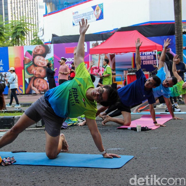 Yoga, Lari, hingga Podcast Mobile Ramaikan Event Fitbar di Jakarta