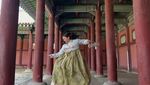 Foto Penyanyi Ziva Magnolya Memakai Hanbok di Korea Selatan