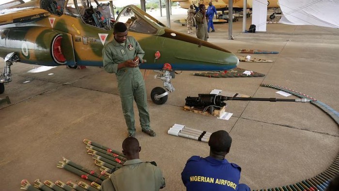 Militer Nigeria sering melakukan serangan udara terhadap kelompok-kelompok bersenjata yang menguasai wilayah hutan yang luas. (AP Photo: Sunday Alamba, file)