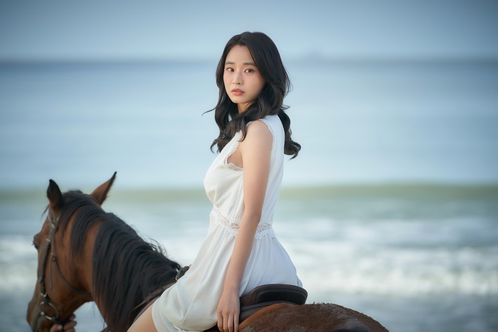 Bang Hyo Rin di Aema.