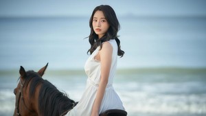 Bang Hyo Rin memukau dewan juri 62nd Baeksang Arts Awards lewat Aema. (Foto: dok. Netflix)