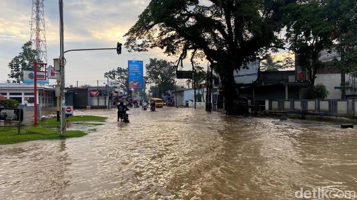 Banjir di jalur Cicalengka-Majalaya