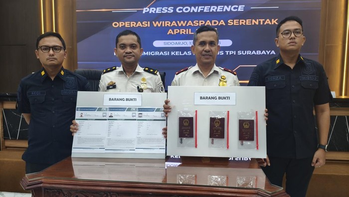 Barang bukti yang ditunjukkan di konferensi pers