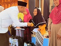 Momen Bupati Tulungagung Pakai Sepatu LV Saat Open House Halalbihalal