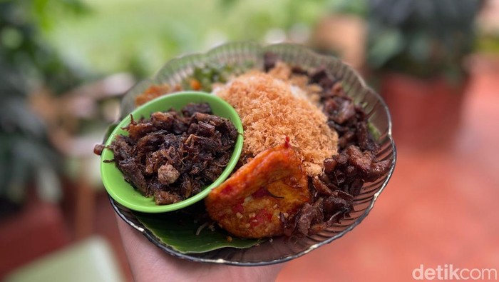 Campagna: Kafe Pinggir Sawah di Jogja Ini Punya Nasi hingga Jajanan Pasar Enak