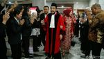 Detik-detik Anwar Usman Pingsan Usai Kirab Wisuda Purnabakti MK
