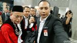 Bingkai Sepekan: Prabowo Temui Putin-Macron hingga Pingsannya Anwar Usman