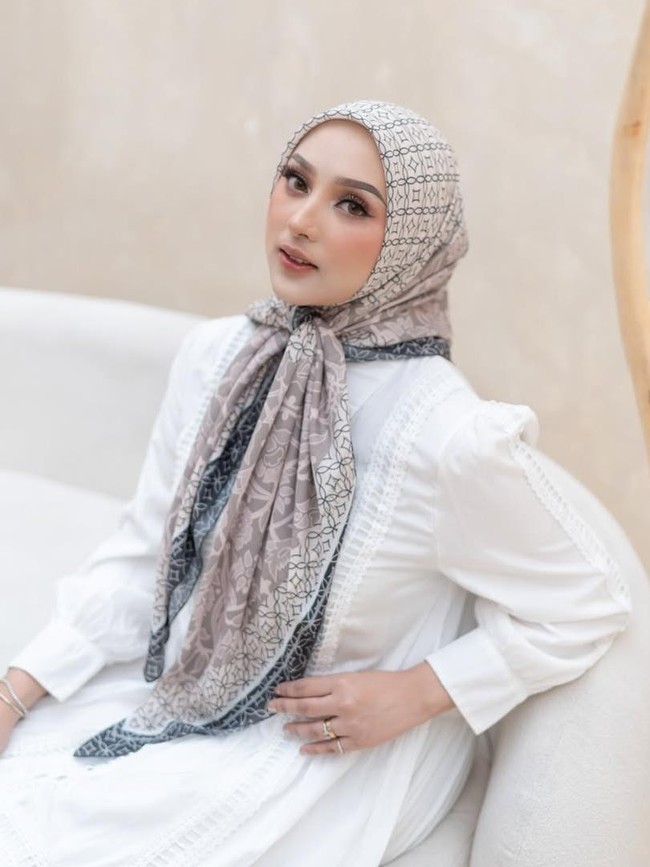 Dituduh Pakai Uang Doni Salmanan, Dinan: Bisnis Hijab dari Kerja Keras Sendiri