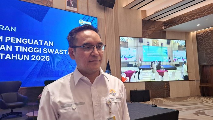 Direktur Kelembagaan Ditisaintek Kemdiktisaintek Mukhamad Najib