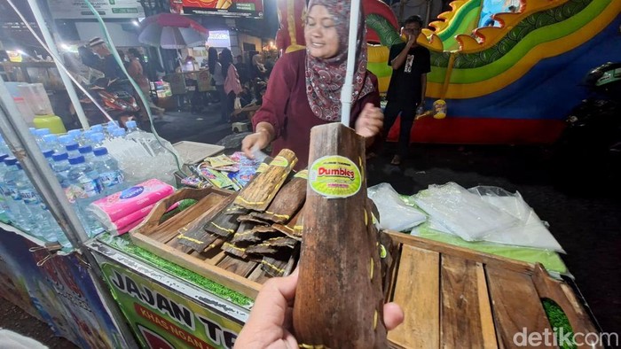 Dumbleg kue tradisional khas Nganjuk yang sudah ada sejak era kolonial