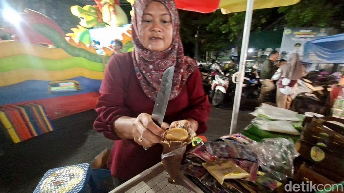Dumbleg kue tradisional khas Nganjuk yang sudah ada sejak era kolonial