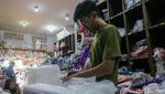 Harga Plastik Melonjak, Laba UMKM di Jatinegara Anjlok hingga 25%