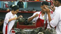 Sekolah swasta dari berbagai jenjang, mulai SD hingga SMA/SMK dan SLB, kini masuk dalam program tersebut.  