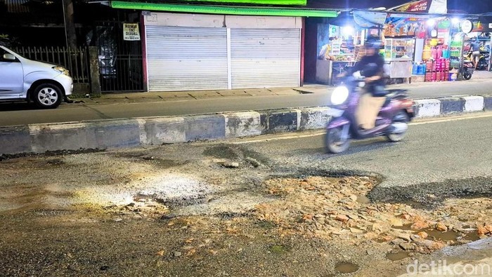 Jalan Gajah Mada rusak parah di Tarakan.