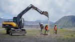 Jalur Kaldera Bromo Dipasangi Patok, Akses Wisata Dibenahi