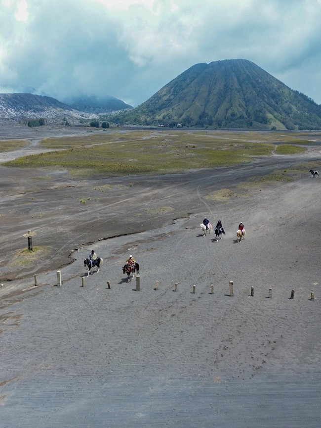 Jalur Kaldera Bromo Dipasangi Patok, Akses Wisata Dibenahi