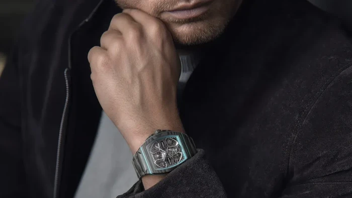 Jam tangan Maserati yang harganya Rp 1,8 miliar.