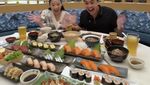 Potret Jerome Polin Mukbang Sushi Bareng Haruka hingga Makan Bersama Keluarga