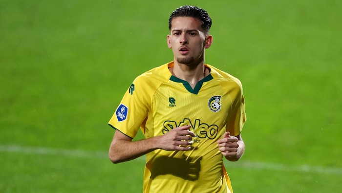 Justin Hubner Sindir NAC Breda soal Paspoortgate