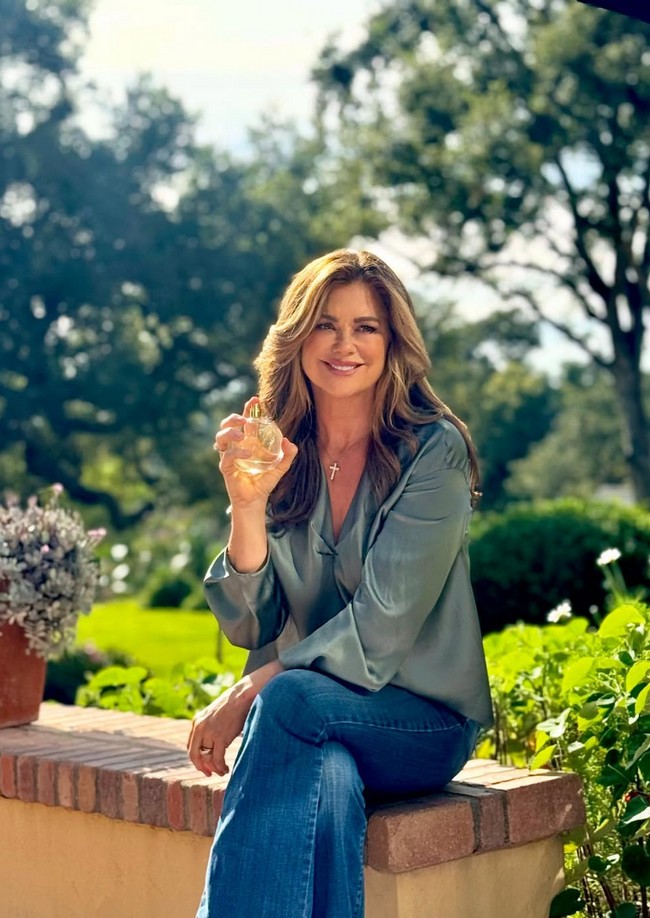 Kathy Ireland, estimasi kekayaan US$500 juta (±Rp8 triliun). Karier modeling Kathy Ireland berkembang menjadi kesuksesan bisnis besar, termasuk lini fashion dan perabot rumah tangga yang membuatnya menjadi inspirasi banyak model. Foto: Instagram/@kathyireland
