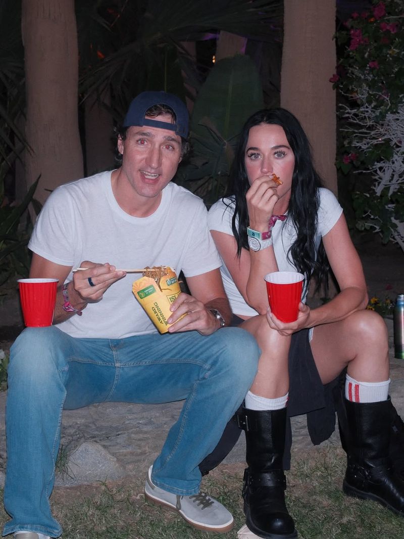 Katy Perry dan Justin Trudeau Kencan di Coachella Katy Perry dan Justin Trudeau Kencan di Coachella.