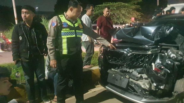 Kecelakaan lalu lintas beruntun terjadi di Jalan Inspeksi Kalimalang, Tambun, Kabupaten Bekasi, Jawa Barat. Kecelakaan dipicu truk yang alami gangguan rem. (dok Istimewa)