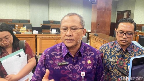 Kepala BPKAD Karangasem I Nyoman Siki Ngurah (foto: I Wayan Selamat Juniasa)