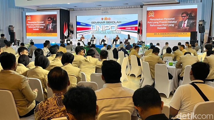 Ketua Komisi III DPR RI Habiburokhman memuji Polri yang paling responsif dan terbuka terkait pemberian sanksi kepada anggotanya. (Rumondang/detikcom)