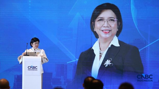 Keynote Speech Deputi Gubernur Senior Bank Indonesia, Destry Damayanti dalam acara Central Banking Forum 2026, di Grand Ballroom Hotel Mandarin Oriental, Jakarta, Senin (13/4/2026). (CNBC Indonesia/Tri Susilo)