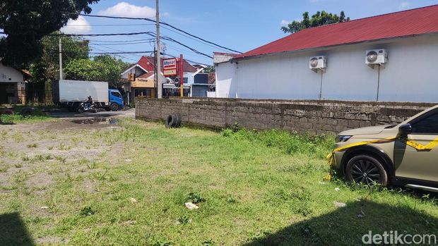 Mobil BRV yang terparkir di Balai Padukuhan Pojok Tiyasan, Condongcatur, Depok, Sleman, Senin (13/4/2026).