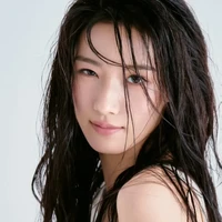 7 Potret Aktris China Lu Yu Xiao Tampil Memukau dengan Makeup No Makeup