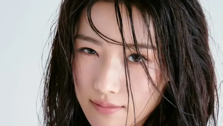 7 Potret Aktris China Lu Yu Xiao Tampil Memukau dengan Makeup No Makeup