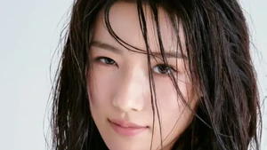 7 Potret Aktris China Lu Yu Xiao Tampil Memukau dengan Makeup No Makeup