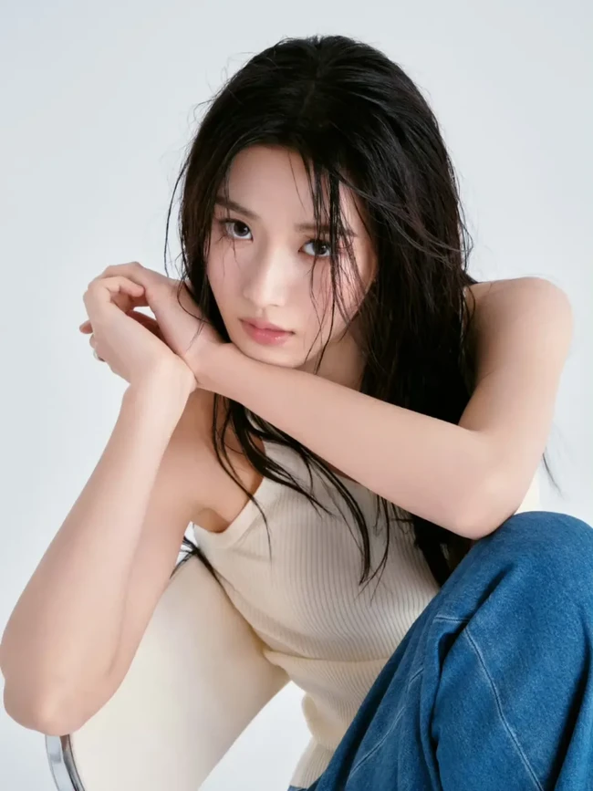 Lahir pada 27 September 1999 di Shanghai, perjalanan Lu Yuxiao di dunia hiburan dimulai sejak ia mengikuti reality show Real Actor pada 2019. Namanya semakin melambung setelah membintangi drama populer My Journey to You. Foto: Dok. Weibo