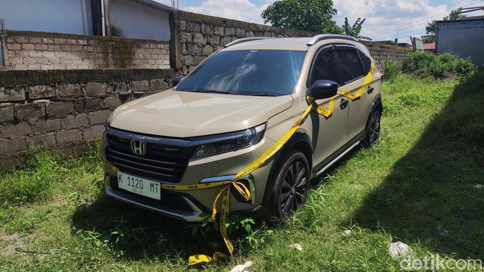 Sejumlah fakta terungkap dari kasus penemuan mayat pria dalam mobil Honda BRV di Balai Padukuhan Pojok Tiyasan, Condongcatur, Depok, Sleman. 